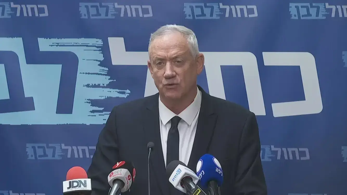 בני גנץ בישיבת סיעת כחול לבן בני גנץ בישיבת סיעת כחול לבן