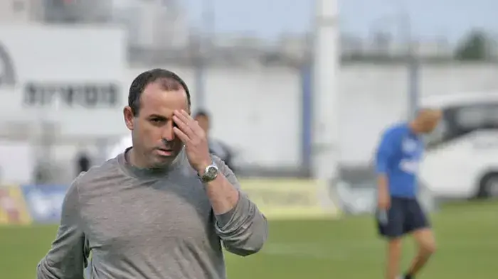 מאמן הפועל פתח תקוה אייל לחמן