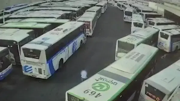 נער מנסה לגנוב אוטובוס מהתחנה המרכזית באשדוד נער מנסה לגנוב אוטובוס מהתחנה המרכזית באשדוד