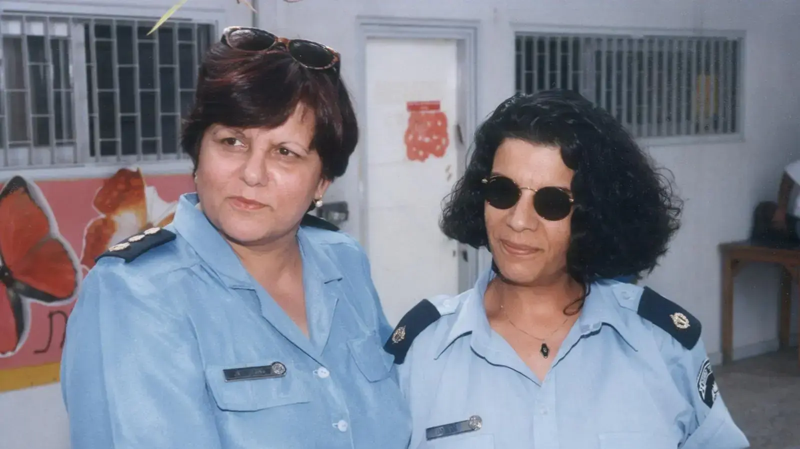 תת-גונדר בטי להט (מימין) בשנת 1995 תת-גונדר בטי להט (מימין) בשנת 1995