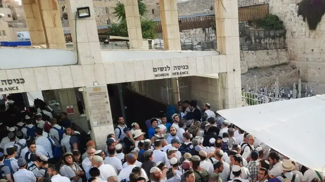 יהודים בכניסה להר הבית. 29 במאי 2022 יהודים בכניסה להר הבית. 29 במאי 2022