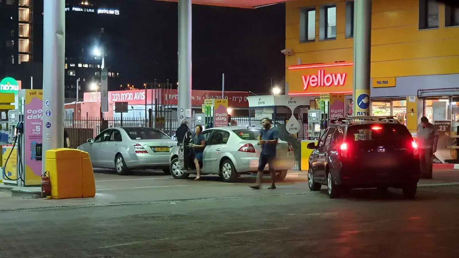 תחנת פז בפתח תקווה 31 במאי 2022 תחנת פז בפתח תקווה 31 במאי 2022