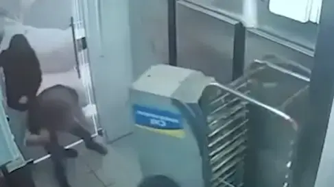 שוד אלים במאפייה המוציא לחם בפתח תקווה, 3 במאי 2022 שוד אלים במאפייה המוציא לחם בפתח תקווה, 3 במאי 2022