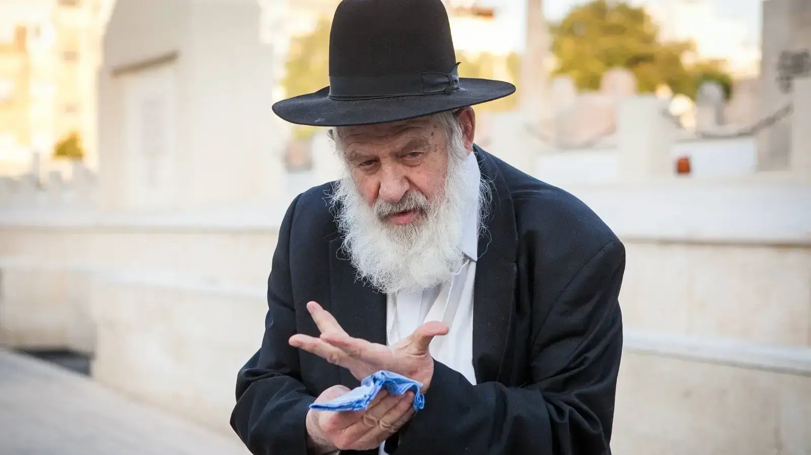 אורי זוהר