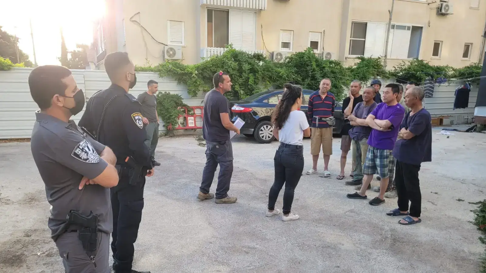 פועלי הבניין בחדרה שצדו צבים לארוחה - ונעצרו ברגע האחרון. 3 ביוני, 2022 פועלי הבניין בחדרה שצדו צבים לארוחה - ונעצרו ברגע האחרון. 3 ביוני, 2022