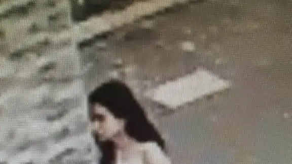 ספיר נחום, הנעדרת בת ה-23 מעכו, בתמונה ממצלמות האבטחה מבוקר ההיעלמות ספיר נחום, הנעדרת בת ה-23 מעכו, בתמונה ממצלמות האבטחה מבוקר ההיעלמות