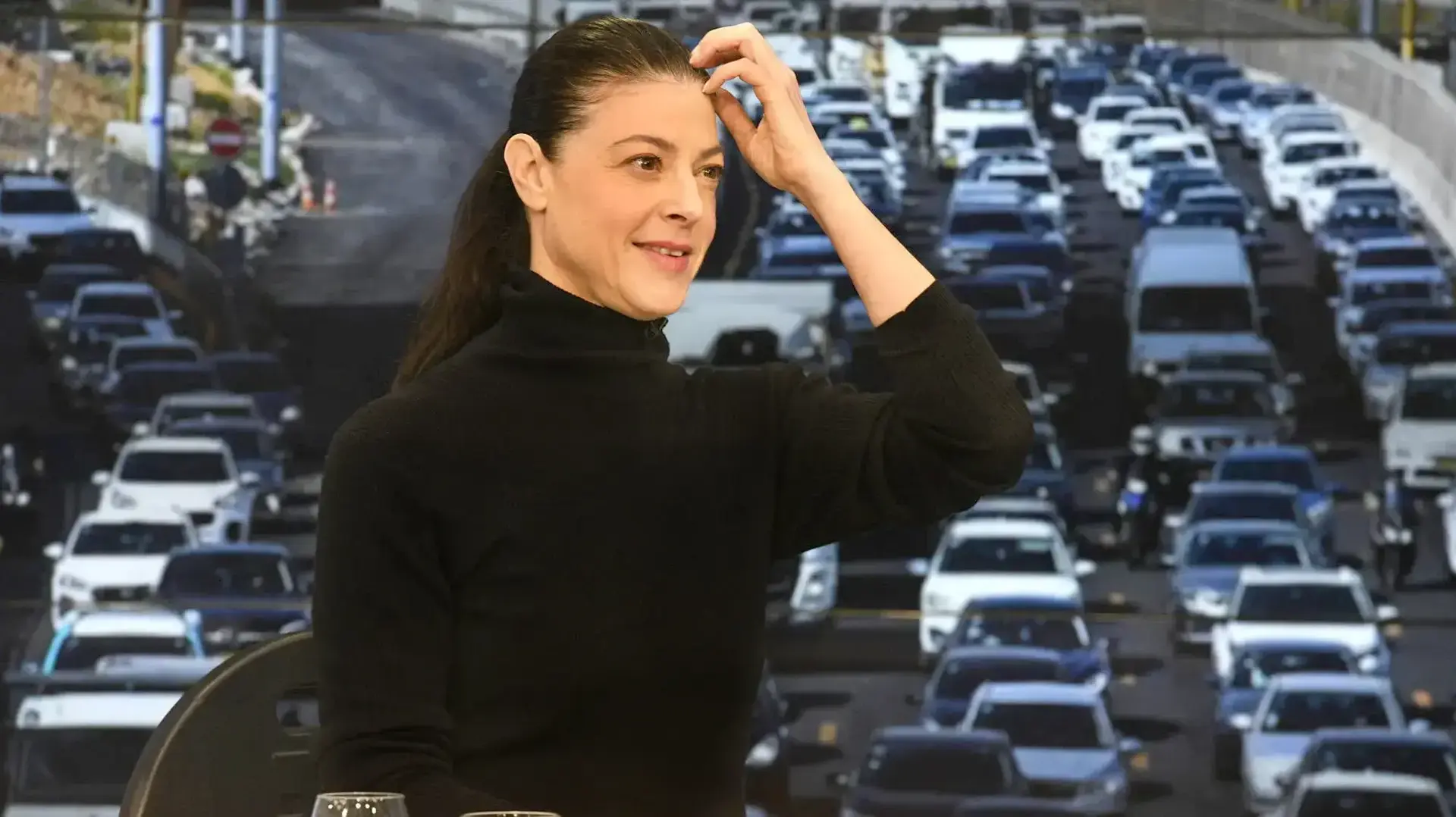 שרת התחבורה מרב מיכאלי בראיון באולפן וואלה, 9 בדמצבר 2021 שרת התחבורה מרב מיכאלי בראיון באולפן וואלה, 9 בדמצבר 2021