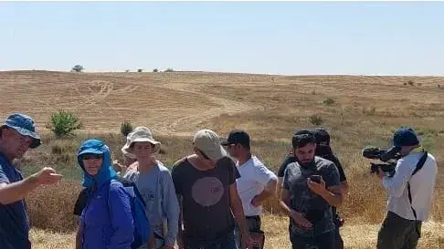 חיפושים אחרי קבר החייל האוסטרלי ליד קיבוץ רוחמה 13 ביוני 2022 חיפושים אחרי קבר החייל האוסטרלי ליד קיבוץ רוחמה 13 ביוני 2022