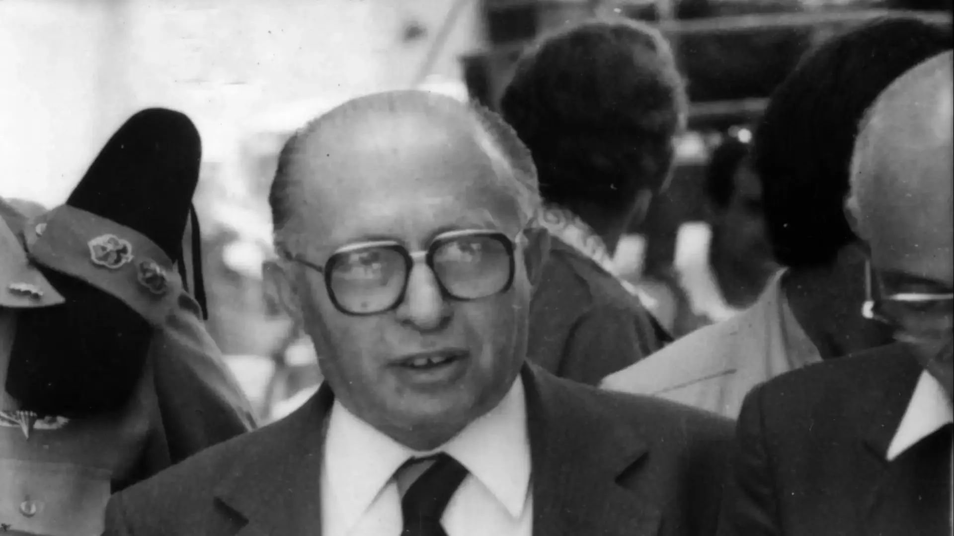 ראש הממשלה מנחם בגין, שר הביטחון אריאל שרון ואחרים מבקרים בבופור ראש הממשלה מנחם בגין, שר הביטחון אריאל שרון ואחרים מבקרים בבופור