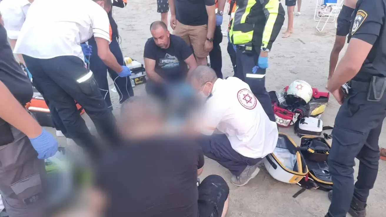 זירת טביעת הנער בן ה- 16 בחוף הארגמן בעכו 26 ביוני 2022 זירת טביעת הנער בן ה- 16 בחוף הארגמן בעכו 26 ביוני 2022