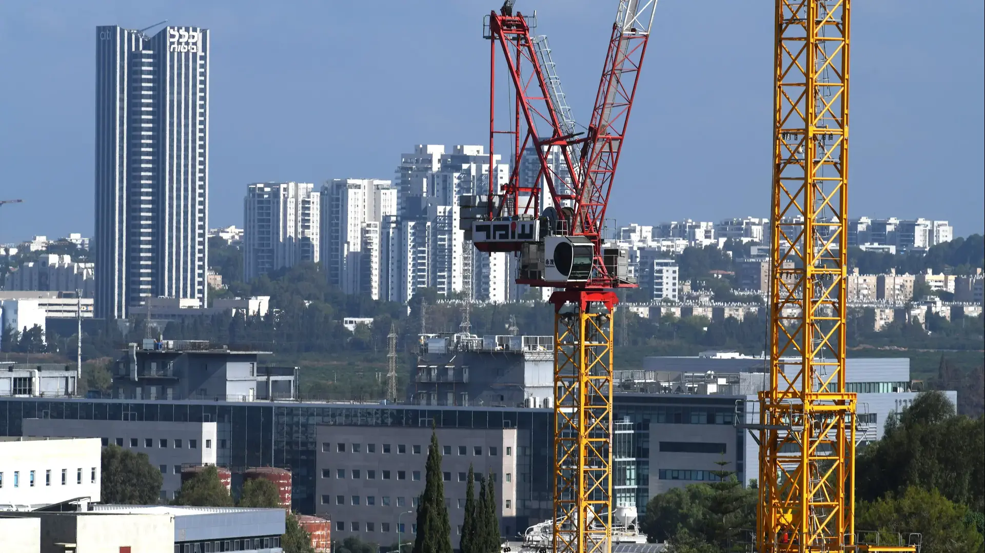 בניינים בפתח תקווה בניינים בפתח תקווה