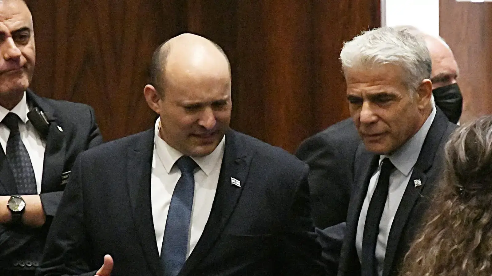 בנט ולפיד במליאה לקראת הדיון על פיזור הכנסת 27 ביוני 2022 בנט ולפיד במליאה לקראת הדיון על פיזור הכנסת 27 ביוני 2022