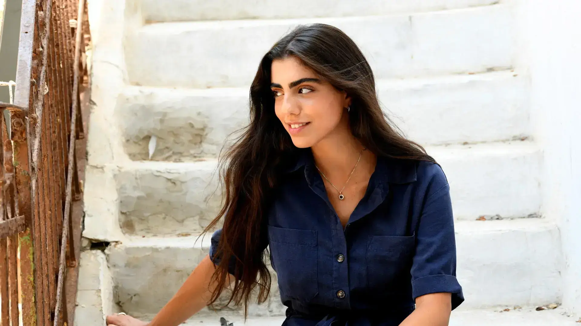 נועה אסטנג'לוב נועה אסטנג'לוב
