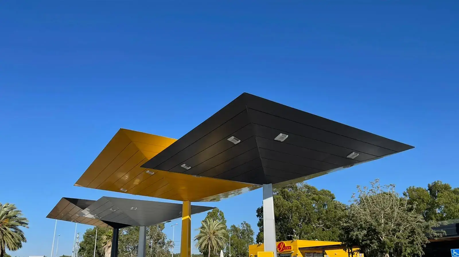 תחנת הדלק ההיסטורית ״פז ברניצקי מפגש בנימינה״ תחנת הדלק ההיסטורית ״פז ברניצקי מפגש בנימינה״