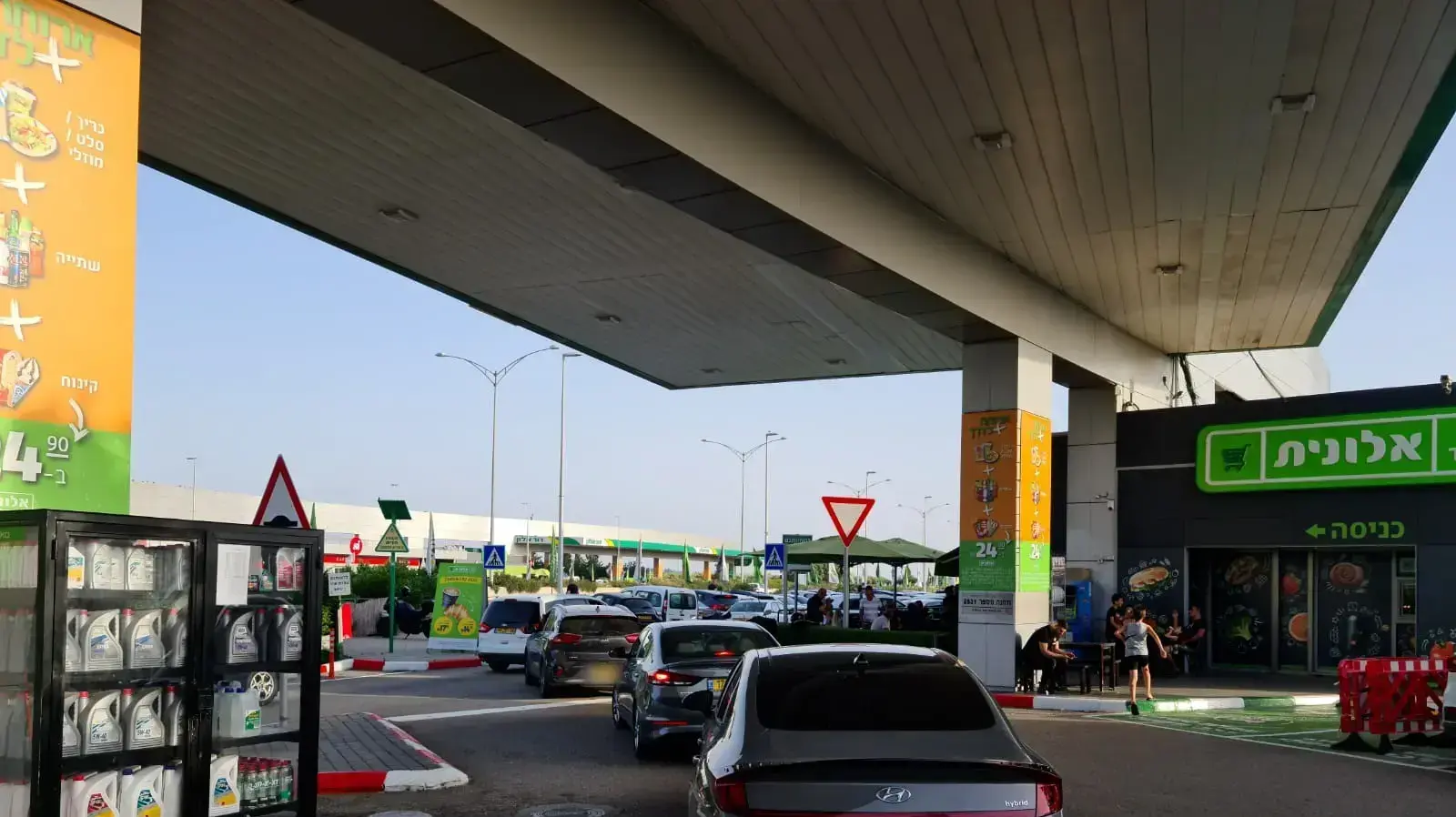 תחנת הדלק דור אלון בעכו 