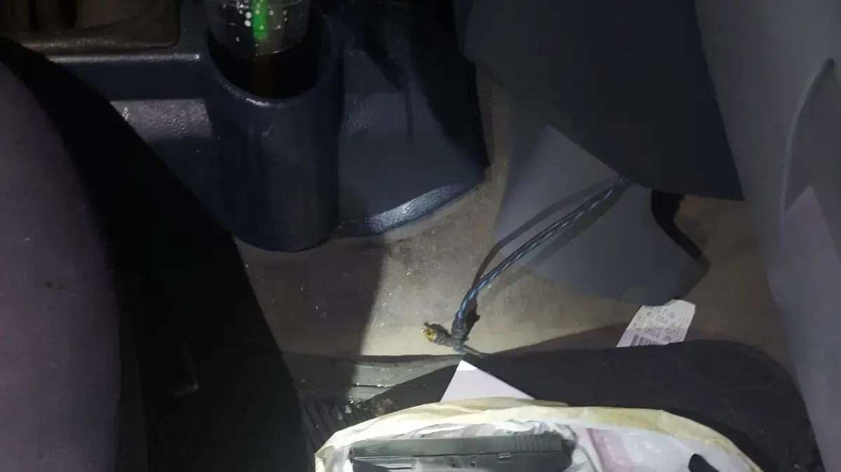 שוטרי המחוז הצפוני ולוחמי משמר הגבול עצרו שני חשודים מנחף כשהם חמושים באקדח מסוג גלוק ושלוש 3 מחסניות מלאות