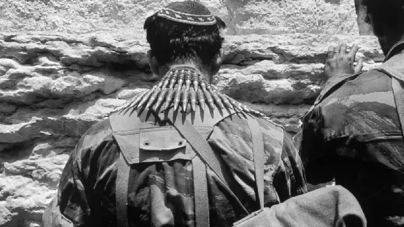 מתוך הסרט "1341 פריימים מהמצלמה של מיכה בר-עם" מתוך הסרט "1341 פריימים מהמצלמה של מיכה בר-עם"