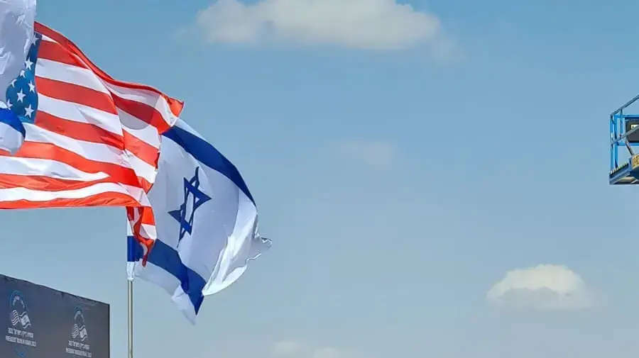 נתניהו בספסלי השרים בעת החיתת נשיא ארה"ב ג'ו ביידן בנתב"ג 13 ביולי 2022 נתניהו בספסלי השרים בעת החיתת נשיא ארה"ב ג'ו ביידן בנתב"ג 13 ביולי 2022