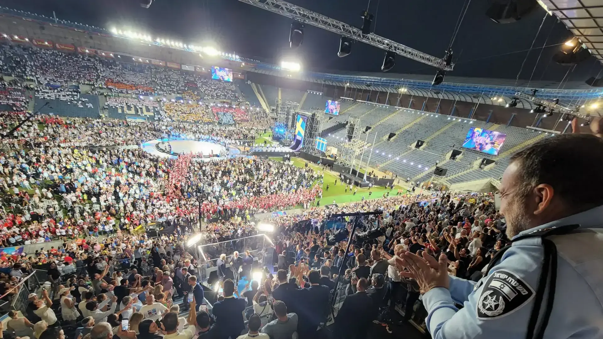 מפכ"ל המשטרה, מאבטח את נשיא ארה"ב ג'ו ביידן בטקס המכביה בירושלים. מפכ"ל המשטרה, מאבטח את נשיא ארה"ב ג'ו ביידן בטקס המכביה בירושלים.