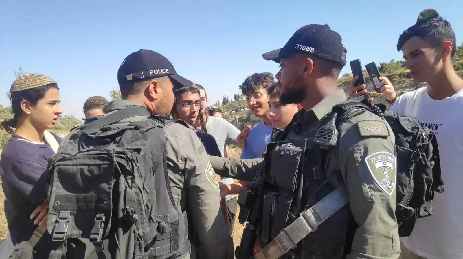 יום המאחזים, בניגוד להוראות הצבא והמשטרה אלפי מתנחלים ניסו להקים מאחזים ביהודה ושומרון 20 ביולי 2022 יום המאחזים, בניגוד להוראות הצבא והמשטרה אלפי מתנחלים ניסו להקים מאחזים ביהודה ושומרון 20 ביולי 2022