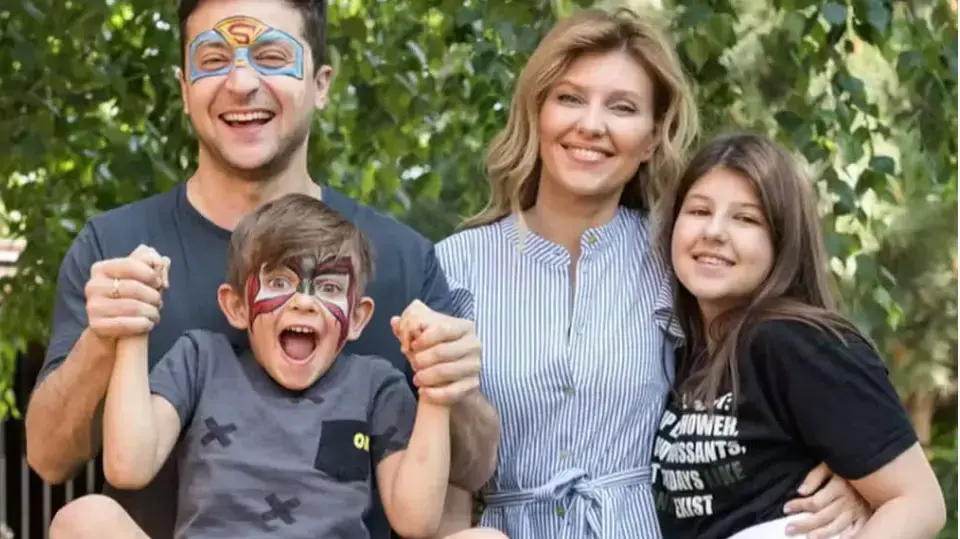 וולודימיר זלנסקי, אולנה זלנסקה וילדיהם בקייב, אוקראינה וולודימיר זלנסקי, אולנה זלנסקה וילדיהם בקייב, אוקראינה