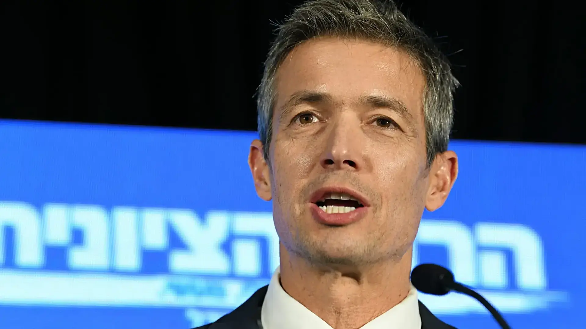 יועז הנדל יו"ר דרך ארץ בהצהרה על ריצה משותפת במפלגת רוח ציונית , 27 ביולי 2022 יועז הנדל יו"ר דרך ארץ בהצהרה על ריצה משותפת במפלגת רוח ציונית , 27 ביולי 2022
