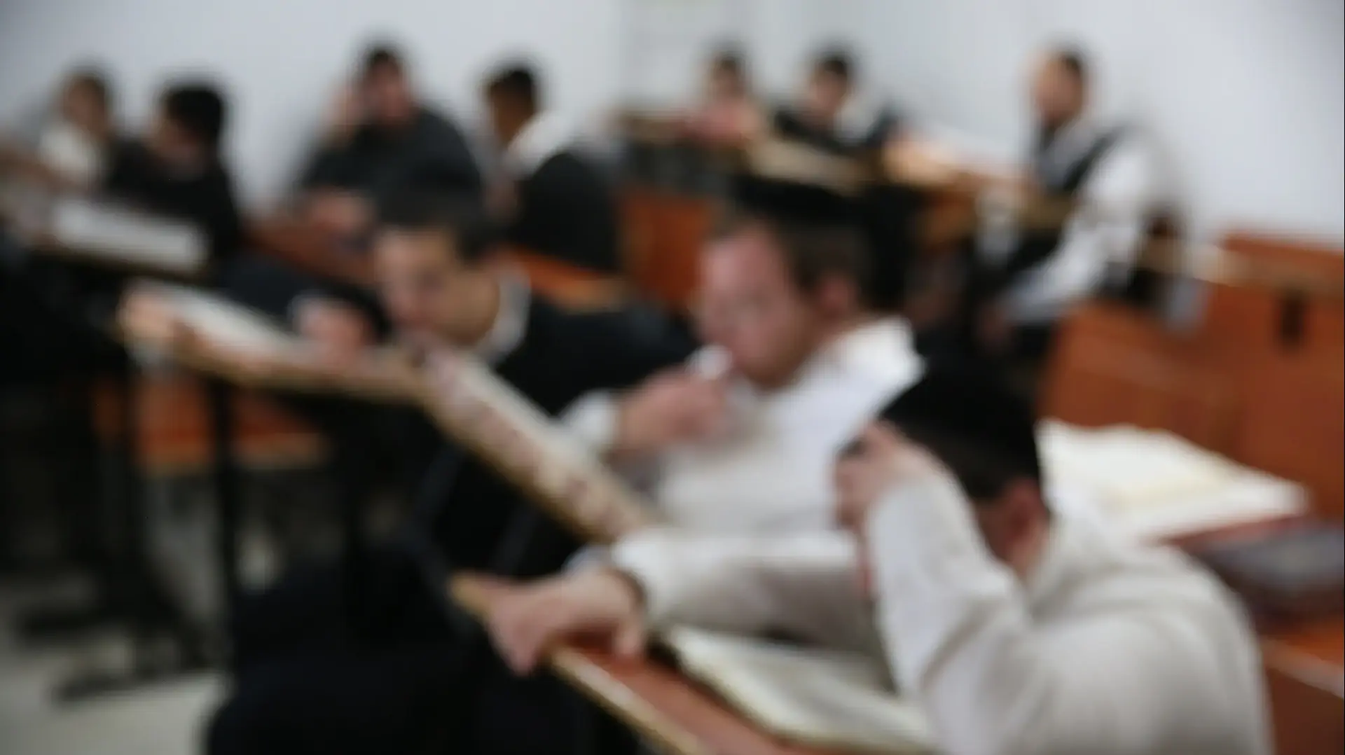 תלמידים יהודים בישיבה תלמידים יהודים בישיבה