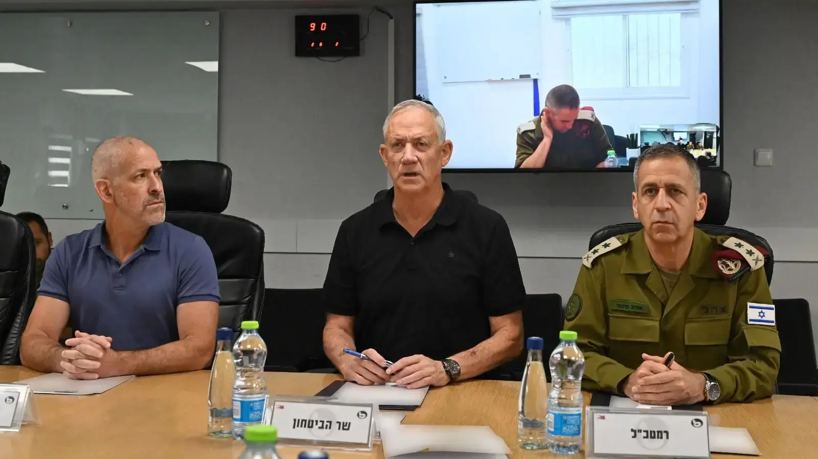 בני גנץ, אביב כוכבי ורונן בר בהערכת מצב בפיקוד דרום בני גנץ, אביב כוכבי ורונן בר בהערכת מצב בפיקוד דרום