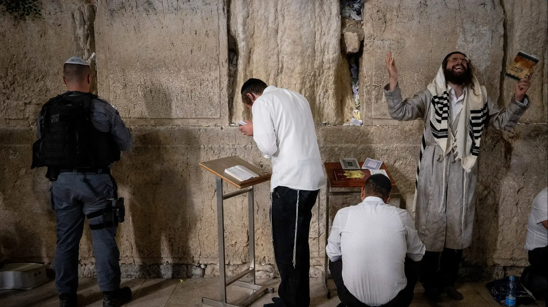 רחבת הכותל בתשעה באב רחבת הכותל בתשעה באב