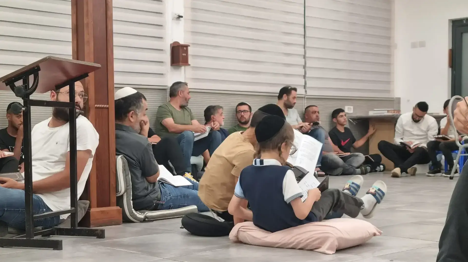 תפילות ערב תשעה באב תחת מטחי ירירקטות בדרום 06 באוגוסט 2022 תפילות ערב תשעה באב תחת מטחי ירירקטות בדרום 06 באוגוסט 2022