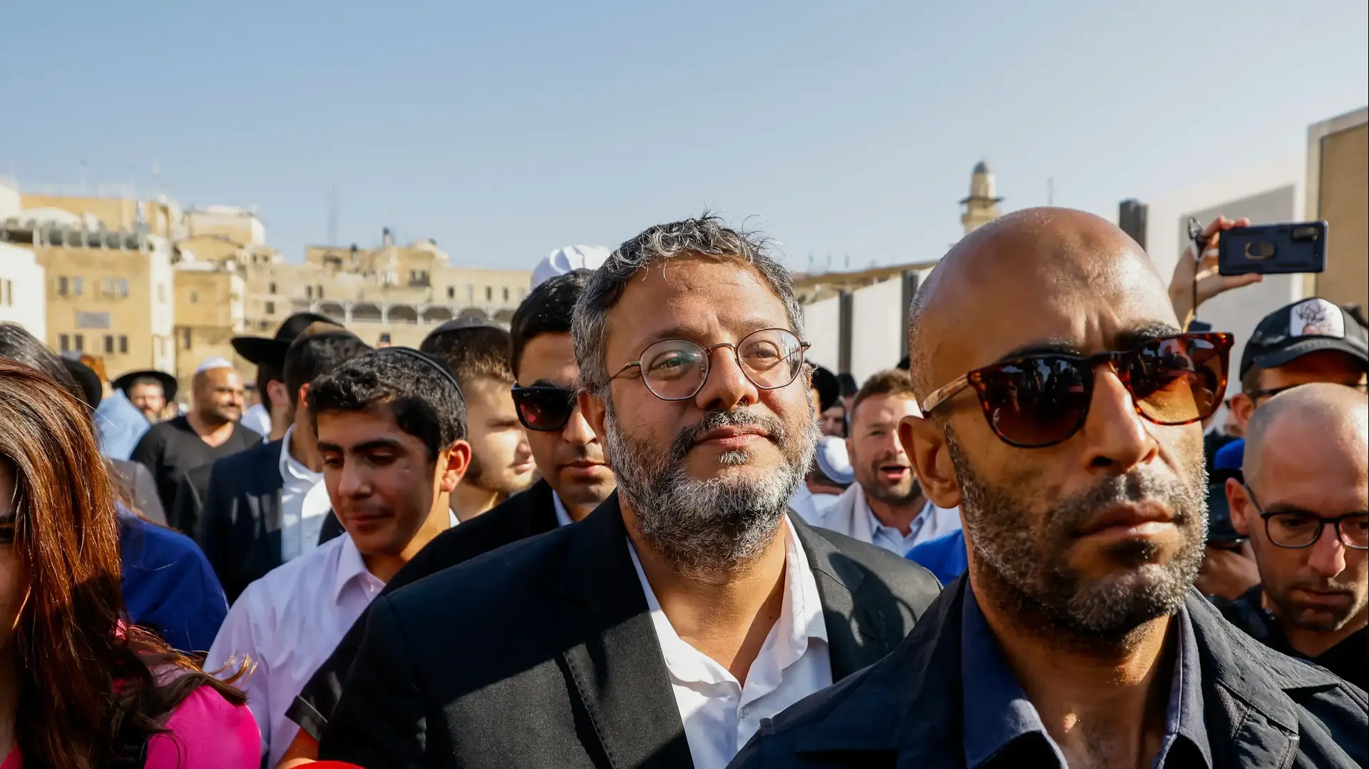 בן גביר בדרכו להר הבית 7 באוגוסט 2022 בן גביר בדרכו להר הבית 7 באוגוסט 2022