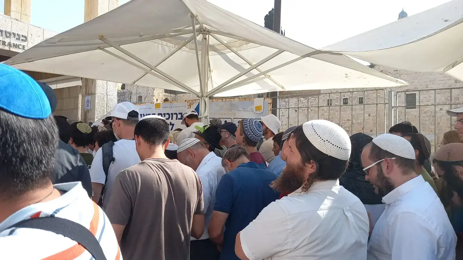 מתפלים עולים להר הבית 7 באוגוסט 2022
מתפלים עולים להר הבית 7 באוגוסט 2022