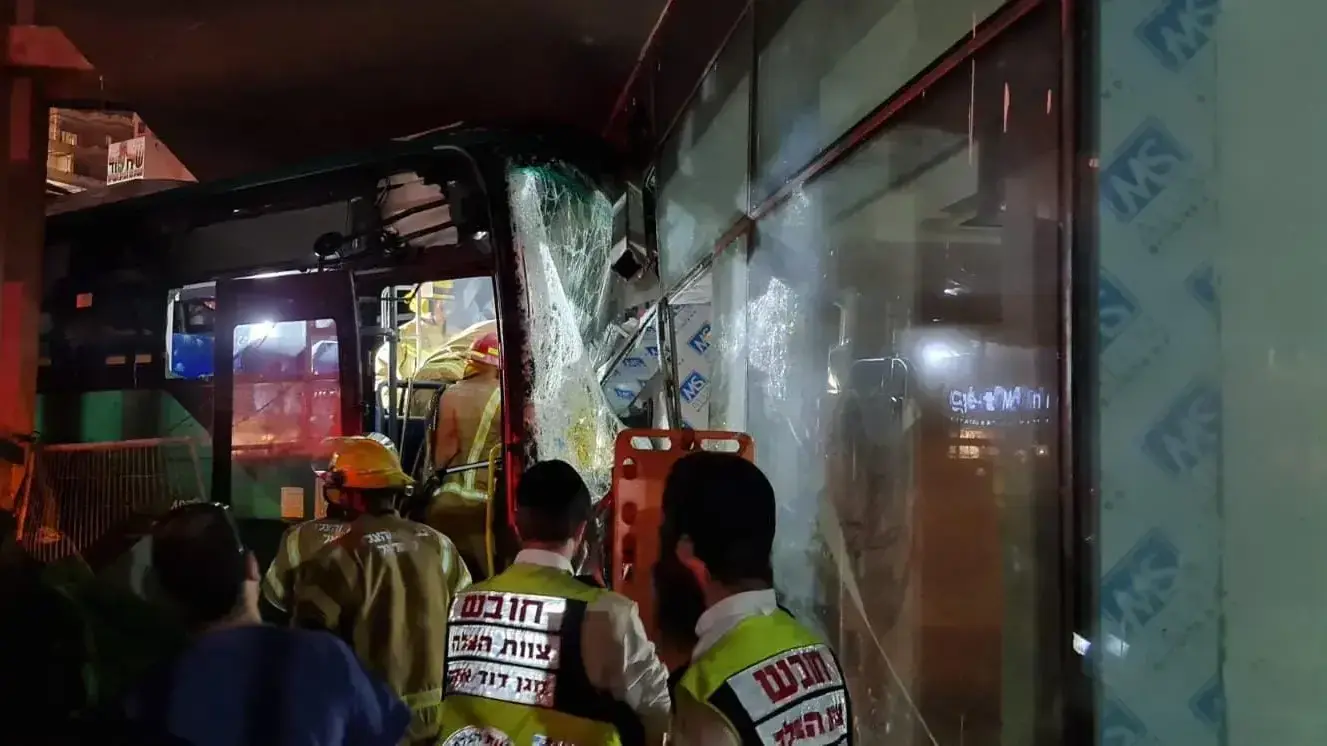 זירת תאונת דרכים בירושלים. 10 באוגוסט 2022 זירת תאונת דרכים בירושלים. 10 באוגוסט 2022
