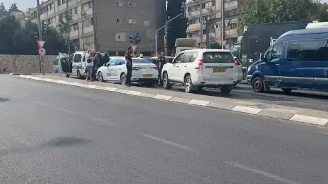 המונית שלקחה את אמיר סידאווי, המחבל שחשוד בביצוע פיגוע הירי ירושלים המונית שלקחה את אמיר סידאווי, המחבל שחשוד בביצוע פיגוע הירי ירושלים