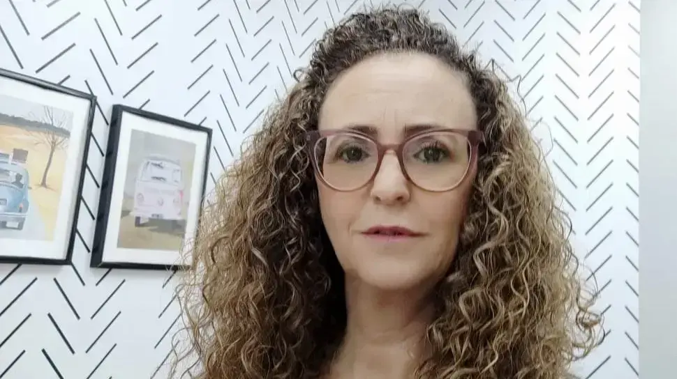מנהלת בית הספר היסודי נווה דליה בראש העין מנהלת בית הספר היסודי נווה דליה בראש העין