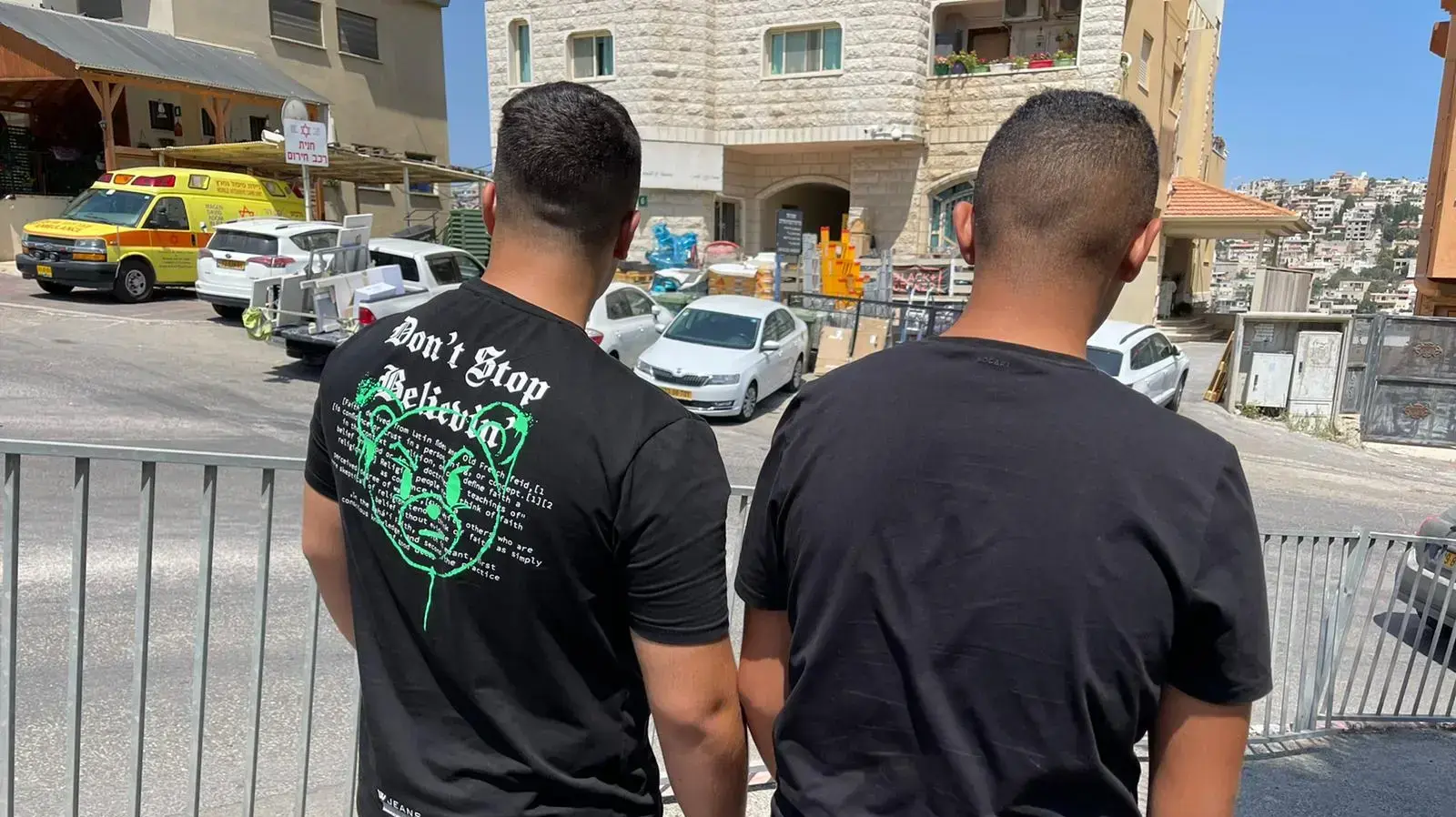 מוחמד ועבד (שמות בדויים) בני 16 מוחמד ועבד (שמות בדויים) בני 16