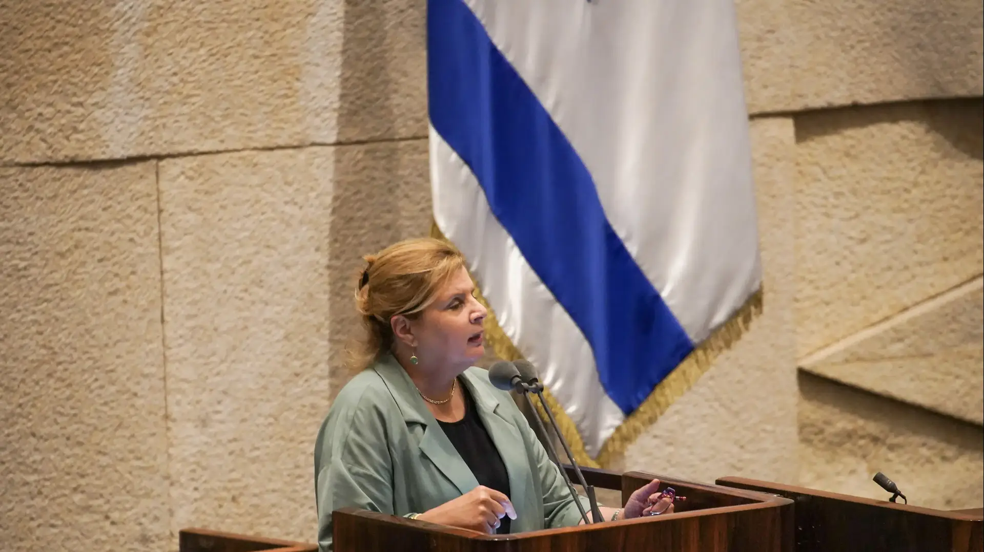 אורנה ברביבאי אורנה ברביבאי