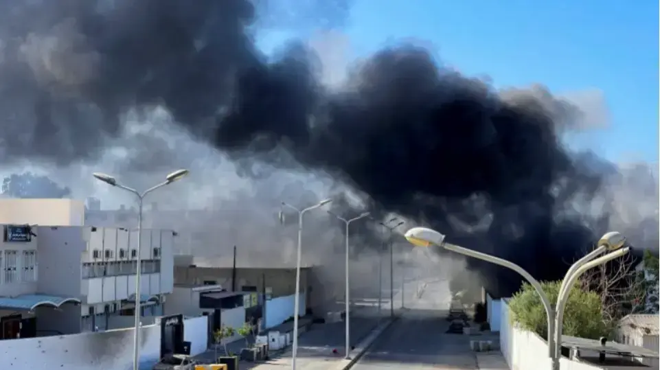 עימותים בטריפולי בין שתי קבוצות יריבות שתומכות בממשלות, לוב עימותים בטריפולי בין שתי קבוצות יריבות שתומכות בממשלות, לוב
