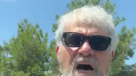 תקיפה של עוברים ושבים בכביש 85