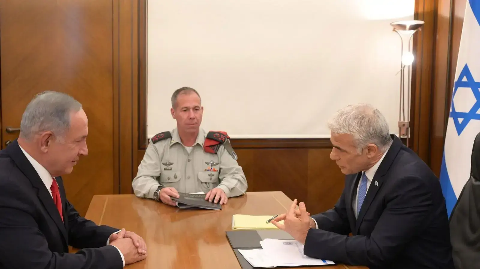 פגישת לפיד ונתניהו 29 באוגוסט 2022 פגישת לפיד ונתניהו 29 באוגוסט 2022