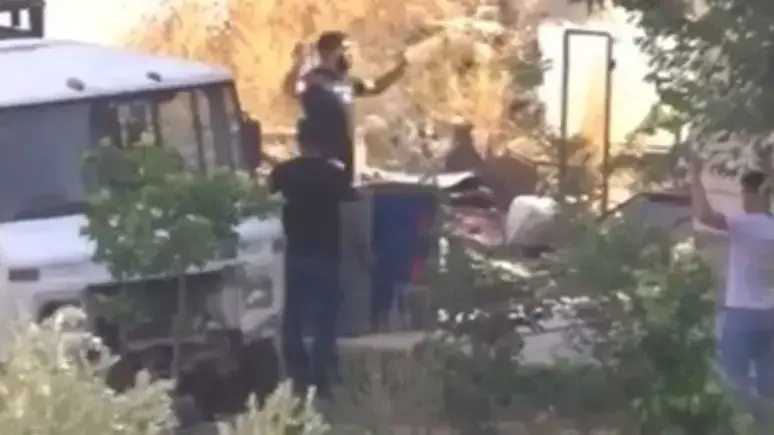 שני המבוקשים שהתבצרו בשכם מסגירים עצמם לכוחות הביטחון. 30 באוגוסט 2022 שני המבוקשים שהתבצרו בשכם מסגירים עצמם לכוחות הביטחון. 30 באוגוסט 2022