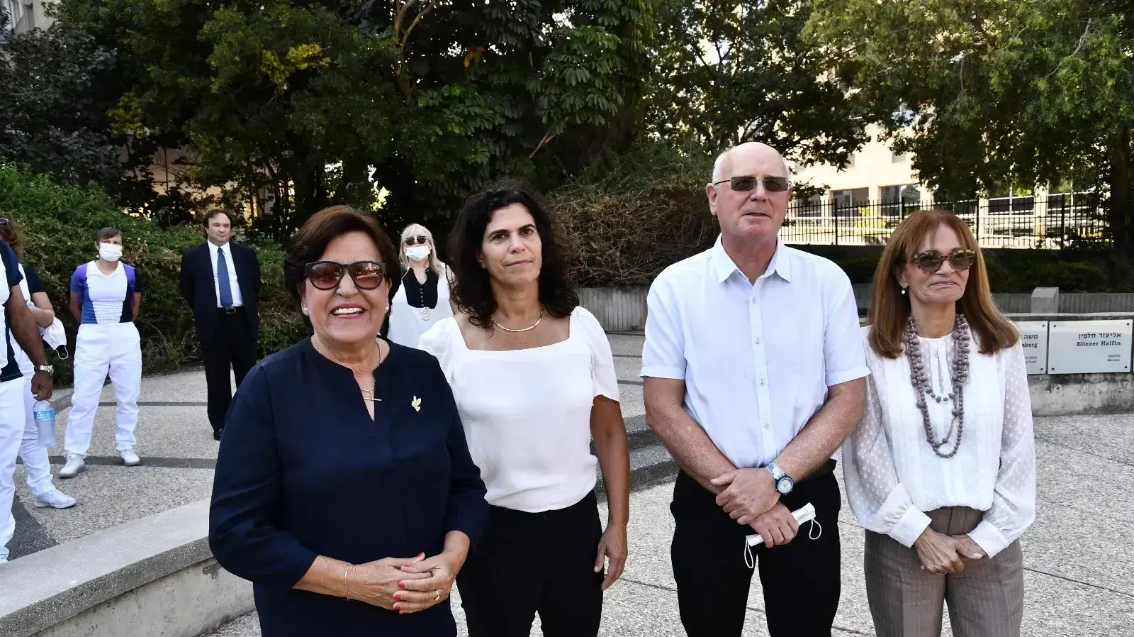 גילי לוסטינג מנכ״ל הוועד האלימפי, איחנה רומנו ואנקי שפיצר אלמנות הספורטאים שהובילו את המאבק גילי לוסטינג מנכ״ל הוועד האלימפי, איחנה רומנו ואנקי שפיצר אלמנות הספורטאים שהובילו את המאבק