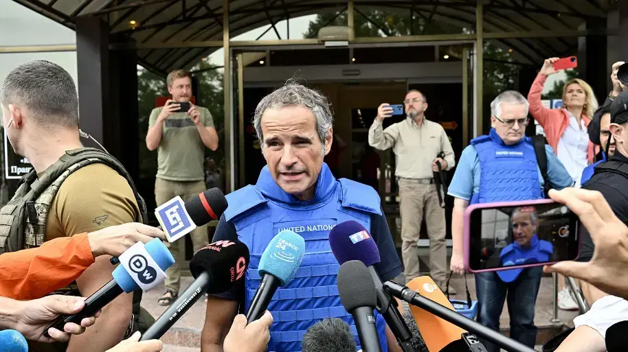 רפאל גרוסי, יו"ר הסוכנות הבינלאומית לאנרגיה אטומית, סבא"א, מדבר עם כתבים בזפוריזי'ה, 1 בספטמבר 2022
