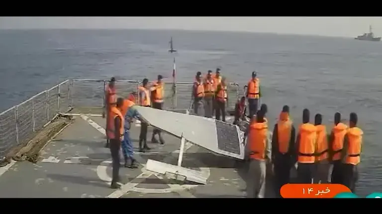 ספינת מלחמה של איראן תפסה רובוטים ימיים של צבא ארצות הברית ספינת מלחמה של איראן תפסה רובוטים ימיים של צבא ארצות הברית