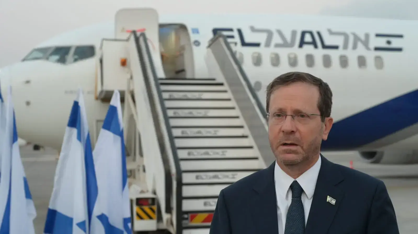 נשיא המדינה יצחק הרצוג לפני המראתו לגרמניה מנתב"ג, 4 בספטמבר 2022 נשיא המדינה יצחק הרצוג לפני המראתו לגרמניה מנתב"ג, 4 בספטמבר 2022