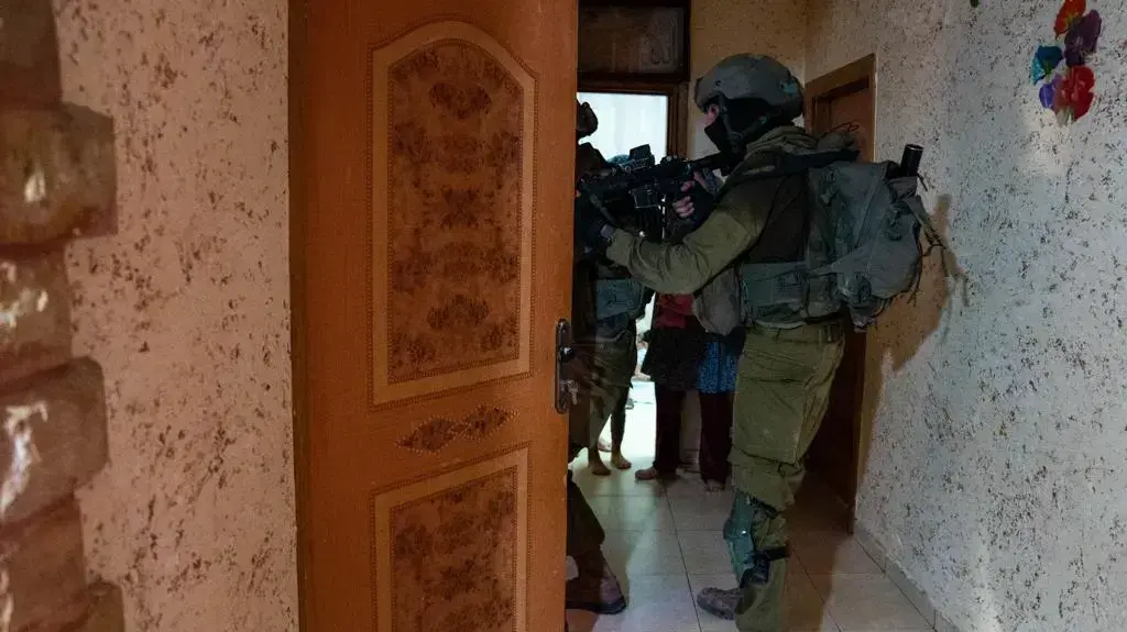 לוחמי צה"ל, שב"כ ומג"ב פעלו בכפרים דורא, חרס, דיר אל עסל, ביתא ובעיר טול כרם, 7 בספטמבר 2022 לוחמי צה"ל, שב"כ ומג"ב פעלו בכפרים דורא, חרס, דיר אל עסל, ביתא ובעיר טול כרם, 7 בספטמבר 2022
