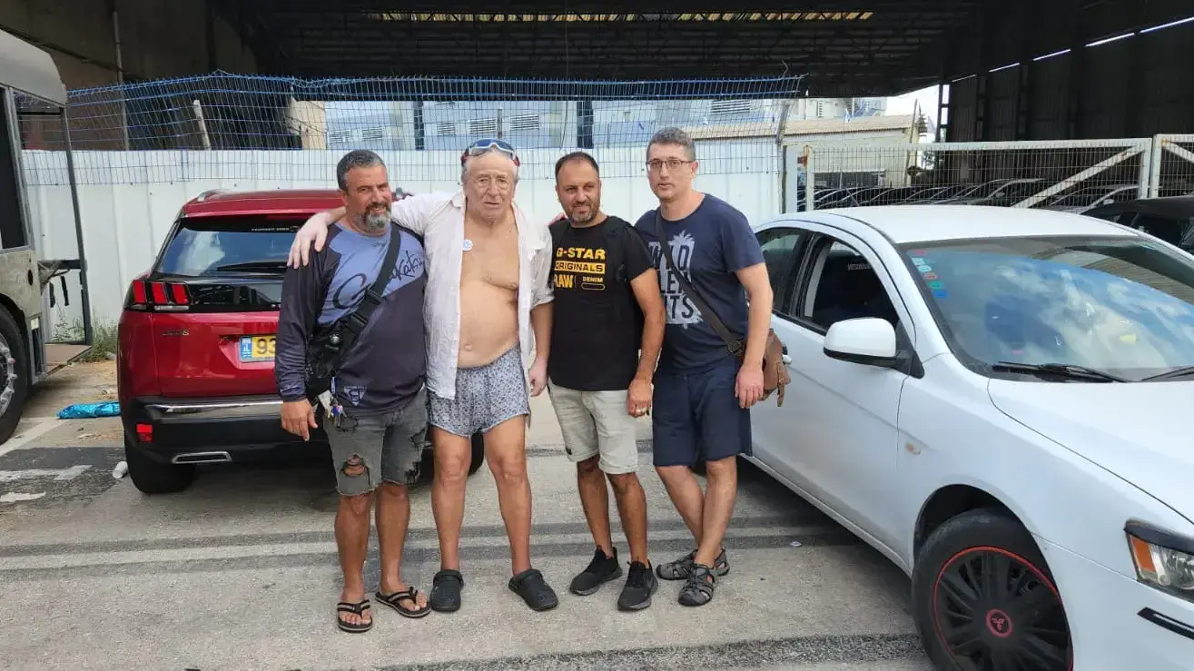 פרופ' מיכאל נופה בן ה-75 שחולץ מהים.
07 בספטצבר 2022 פרופ' מיכאל נופה בן ה-75 שחולץ מהים.
07 בספטצבר 2022