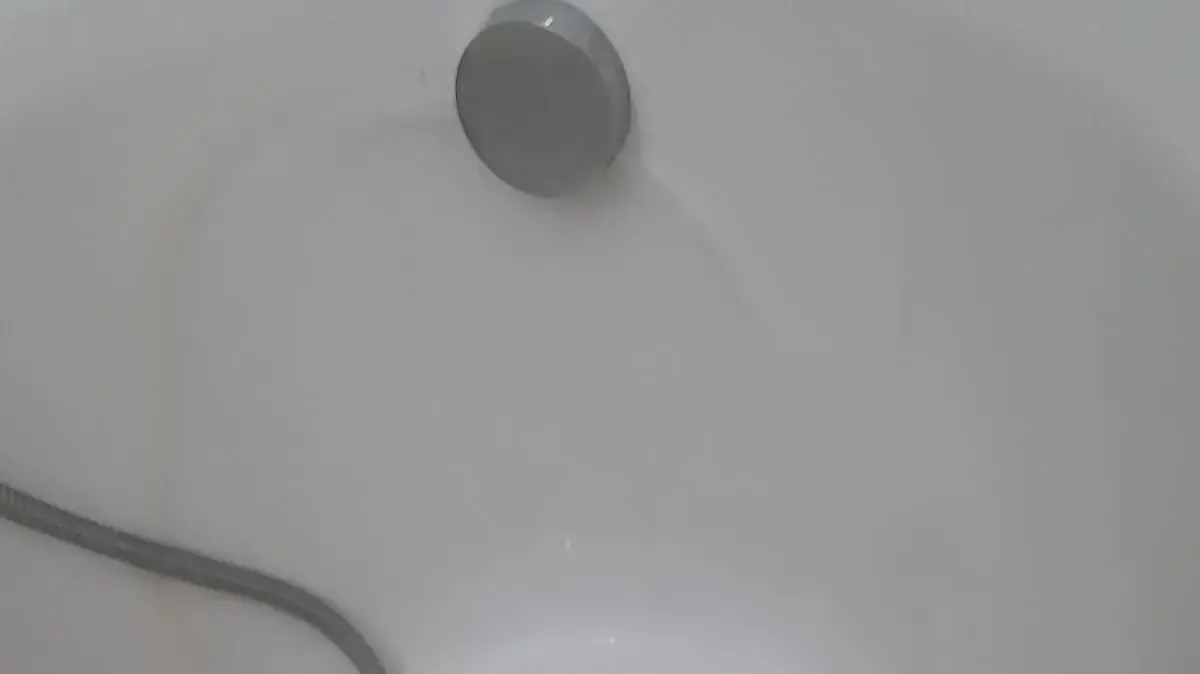 המים המזוהמים שיוצאים
במושב תקומה המים המזוהמים שיוצאים
במושב תקומה