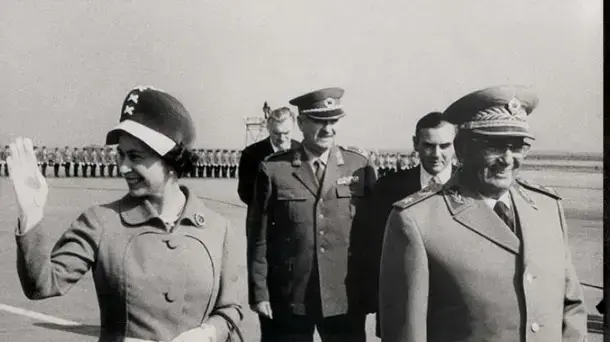 המלכה אליזבת ויוסיפ ברוז טיטו, שליט יגוסלביה, 1971 המלכה אליזבת ויוסיפ ברוז טיטו, שליט יגוסלביה, 1971