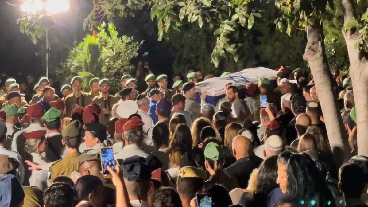 הלוויתו של רב-סרן בר פלח, בית העלמין הצבאי בנתניה, 14 בספטמבר 2022 הלוויתו של רב-סרן בר פלח, בית העלמין הצבאי בנתניה, 14 בספטמבר 2022
